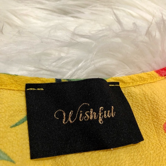 Outfit - Picture 3 of 3